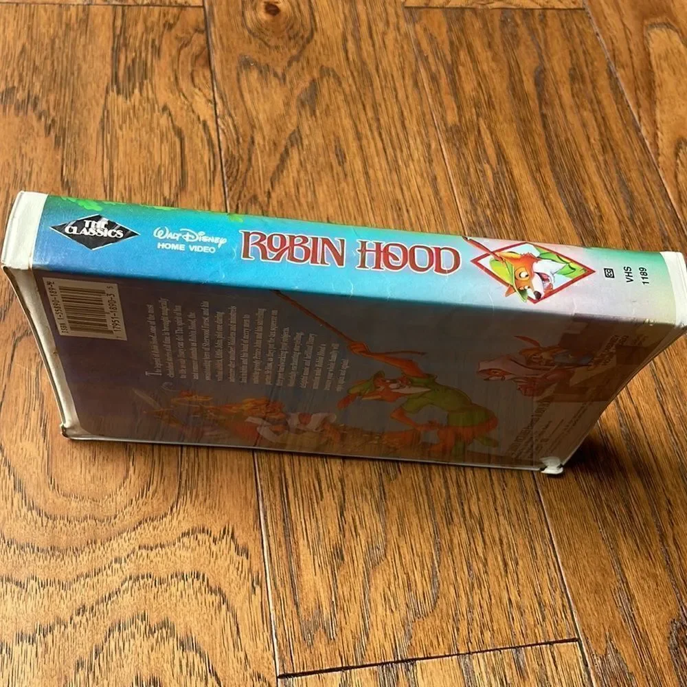 🔥Host Pick🔥 Black diamond Disney Classic Robin Hood VHS Tape.